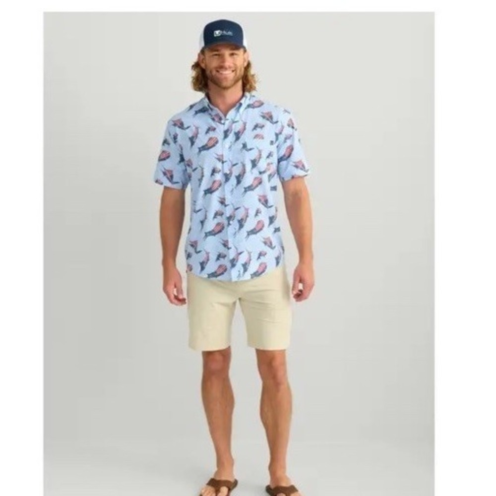 Huk NWT Kona KC Windsurfer Shirt Men L Blue Fish Short Sleeve Performance UPF 30